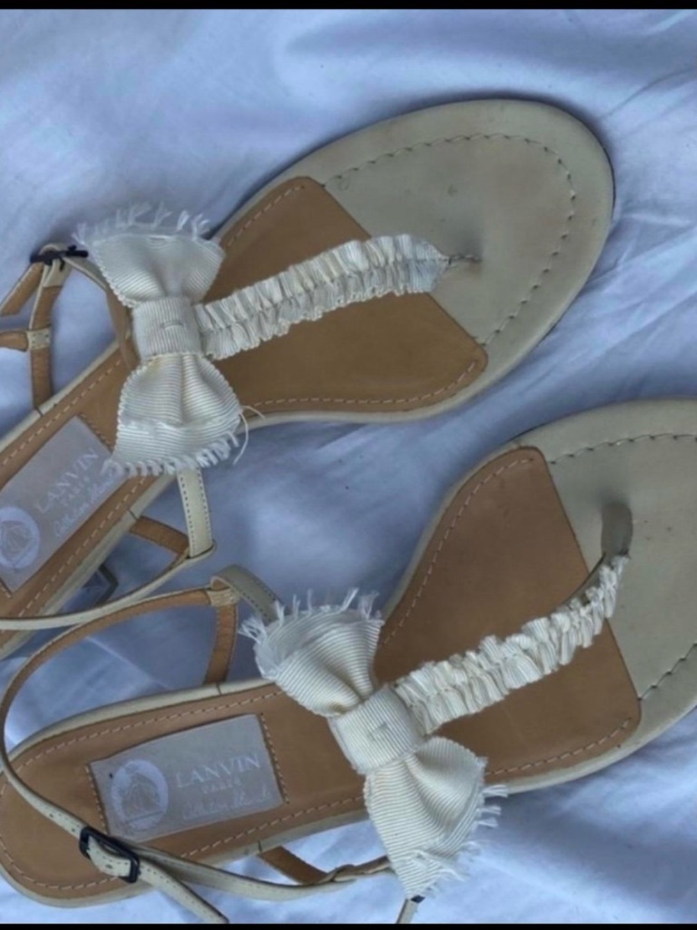 Lanvin Cream Bow Thong Sandals - Women size 7.5 38